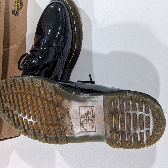 Dr. Marten's Women's Black Patent Leather Oxfords Size 9 - Picture 3 of 6